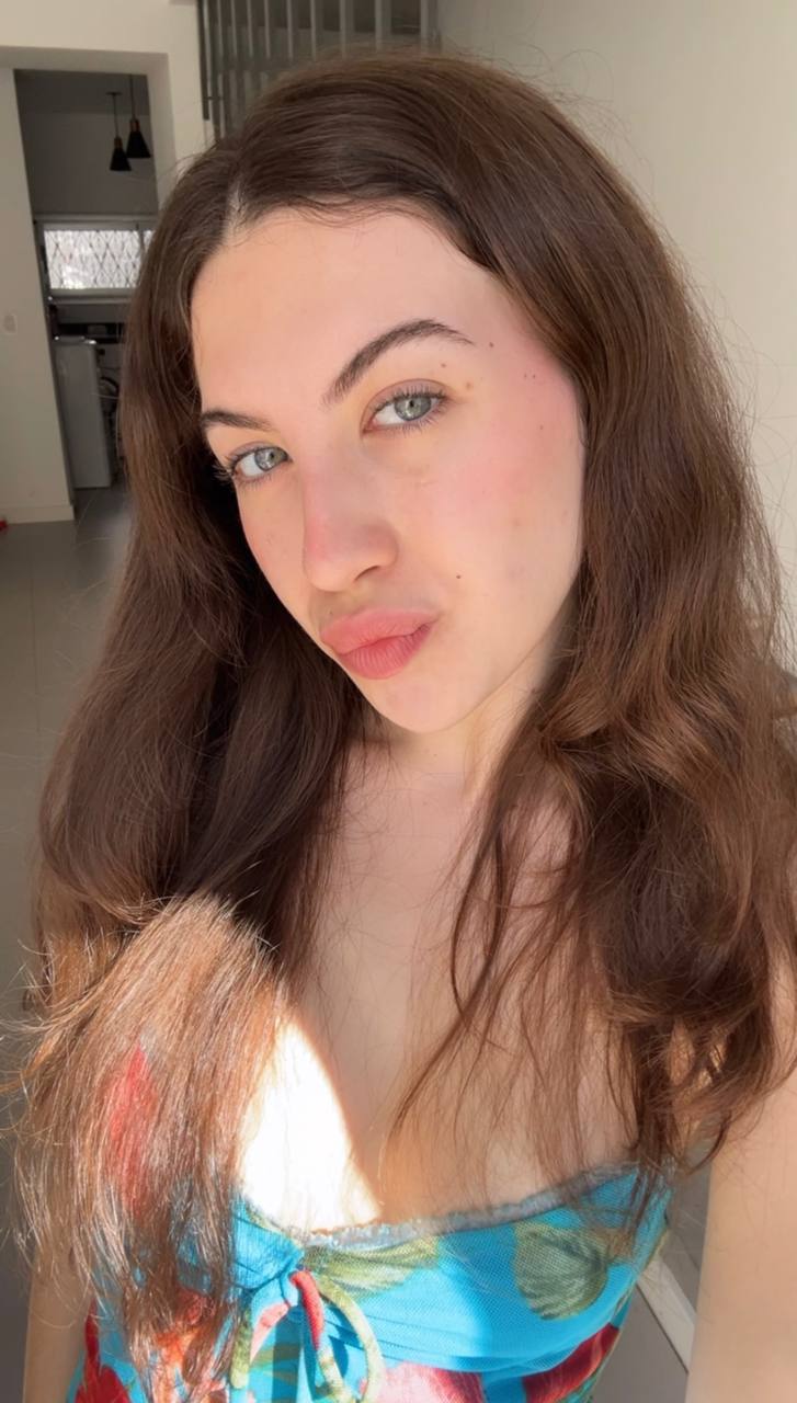 Nude girl Amber in Manaus