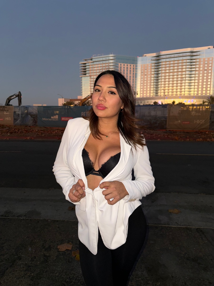 Take a pause and enjoy Ali Cruz — streaming from Manaus