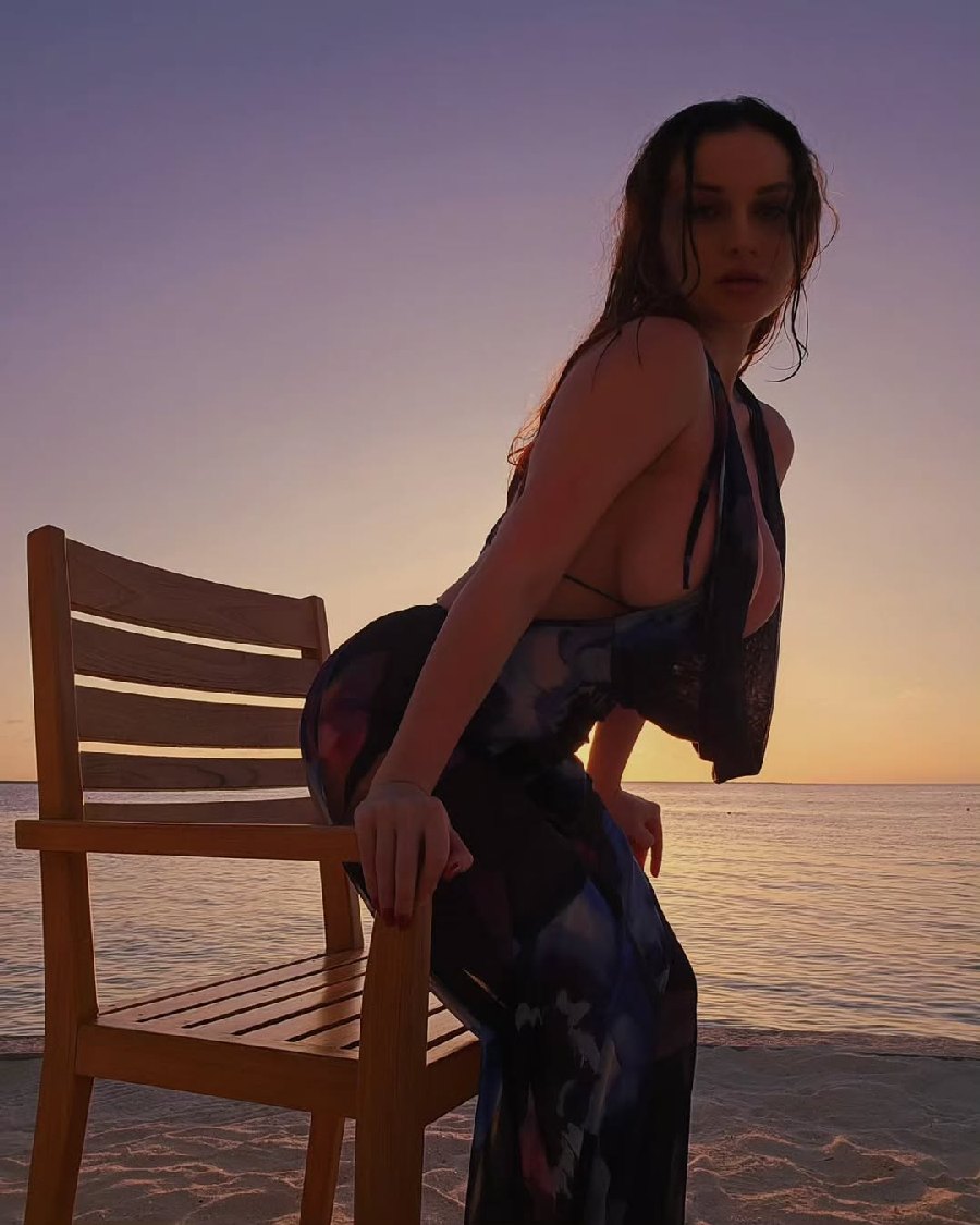 Sexy girl Miranda Faith nude in Manaus