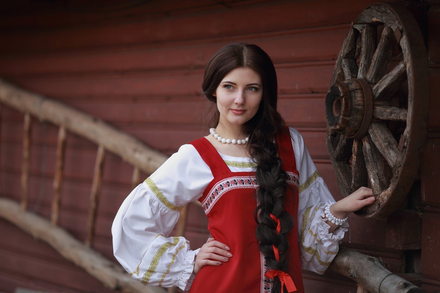Girls in Slavic costumes in Manaus